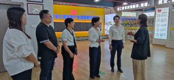 省妇联赴汕尾开展“三新”领域妇联组织建设工作调研.jpg